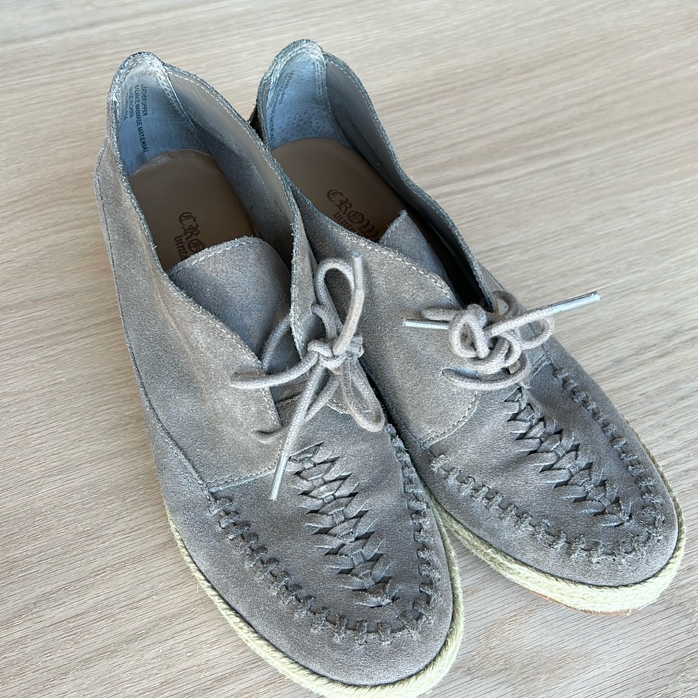 Crown Vintage Wedge Booties Size 6